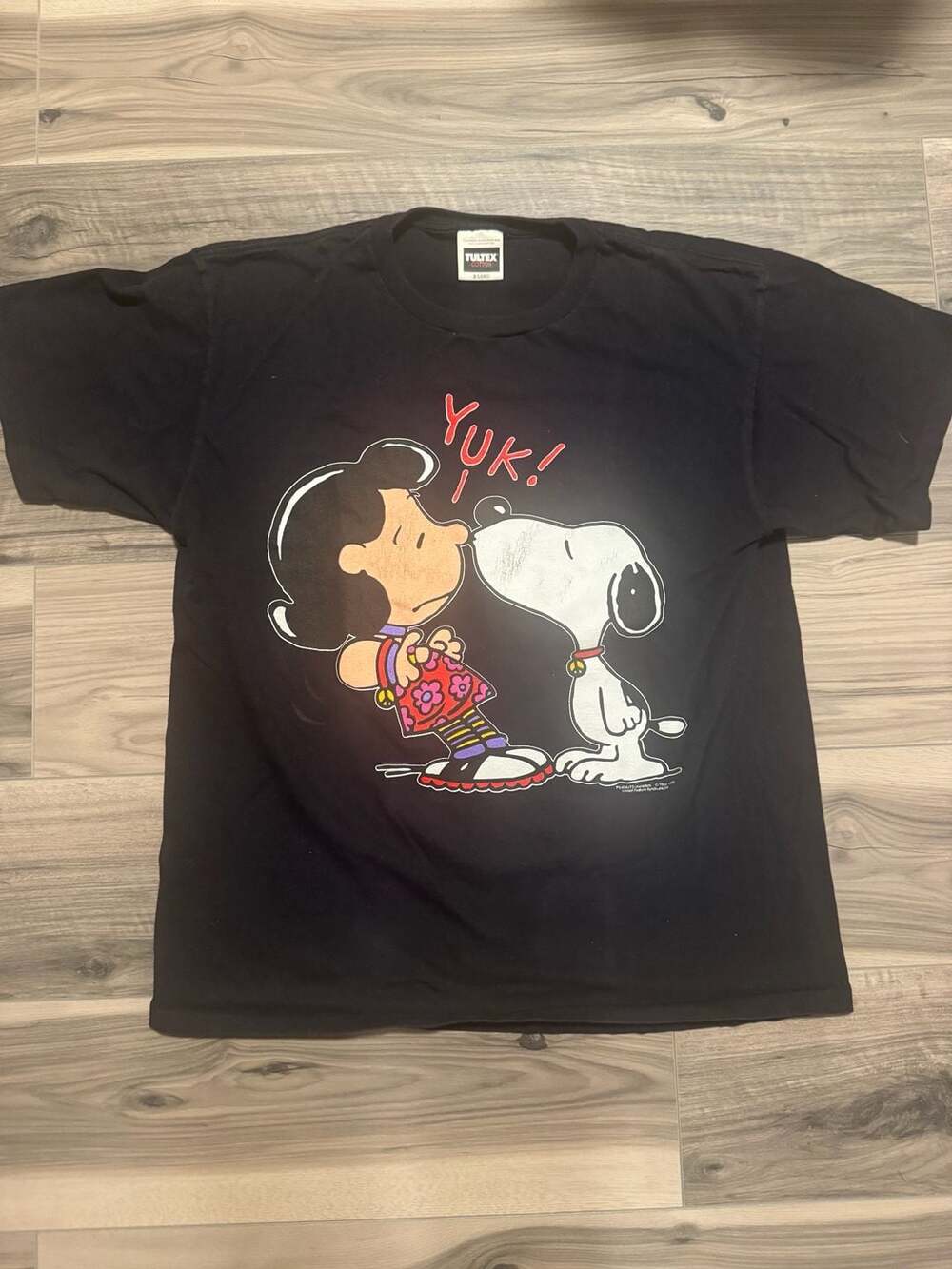 Vintage 90s Peanuts Snoopy and Lucy Yuk! Kiss T-Shirt - XL Black